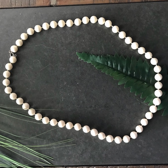 Retro Faux Pearl Necklace - Picture 4 of 5